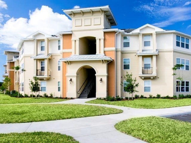 Osceola Pointe Apartment Homes in Kissimmee, FL - Building Photo