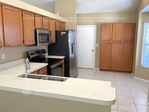 713 46th St E in Bradenton, FL - Foto de edificio - Building Photo