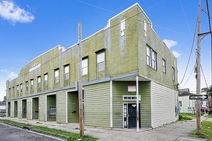 Historic Singer Building Apartments