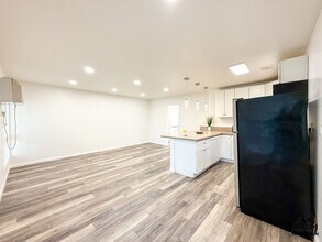 5611 Fulcher Ave in Los Angeles, CA - Building Photo - Building Photo