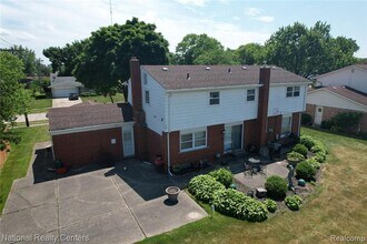 16960 Pennsylvania St in Southfield, MI - Building Photo - Building Photo