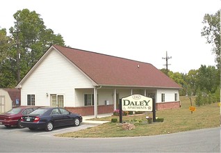 Daley Apartments in Muncie, IN - Building Photo - Building Photo