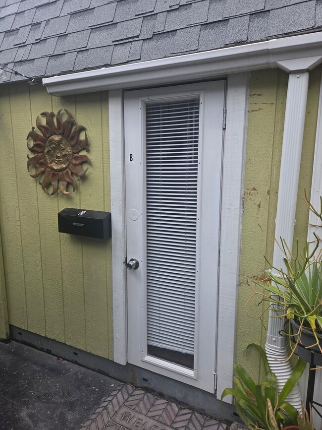 1320 E Louise Ave, Unit B