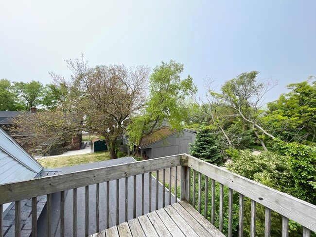 property at 102 N Pier St
