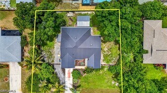 18185 Hilda Dr in Ft. Myers, FL - Building Photo