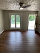 131 Lake Dr in Johnson City, TN - Building Photo - Building Photo