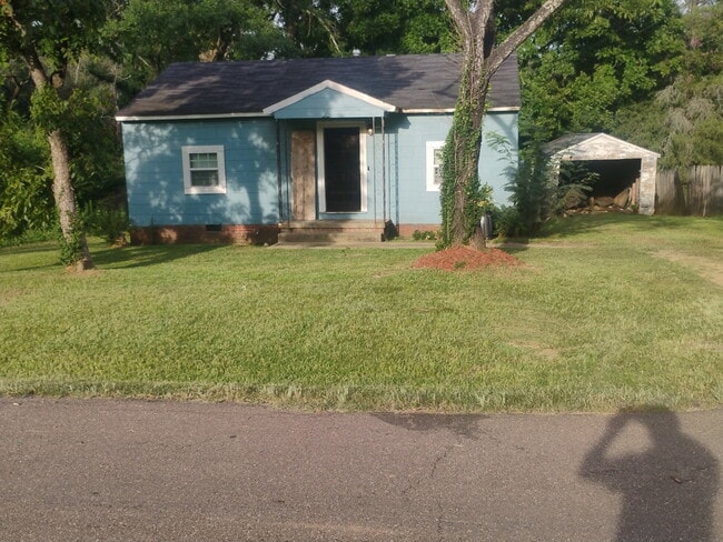 property at 2962 Greenwood Ave
