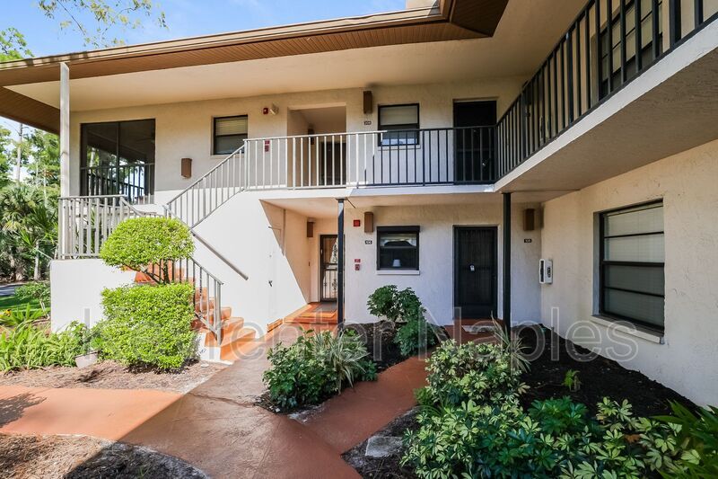 1701 Courtyard Way in Naples, FL - Building Photo