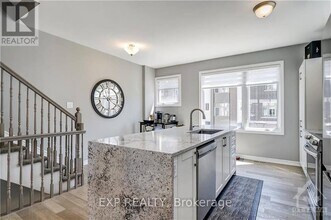 213 Makadewa Private in Ottawa, ON - Building Photo - Building Photo