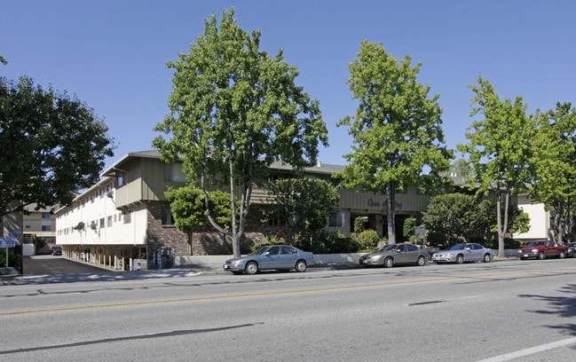Casa Del Rey in Mountain View, CA - Foto de edificio - Building Photo