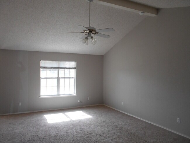 5805 12th St in Lubbock, TX - Building Photo - Building Photo