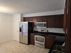 70 N McLean Blvd in Memphis, TN - Building Photo - Building Photo