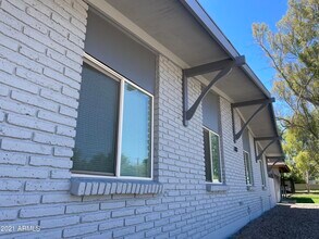 2033 S Forest Ave in Tempe, AZ - Building Photo - Building Photo