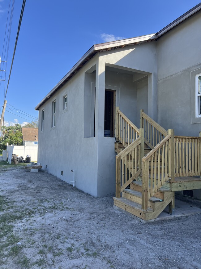 528 Wideview Ave in Tarpon Springs, FL - Building Photo - Building Photo