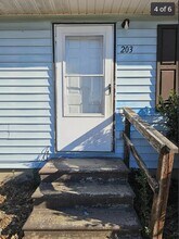 203 Rainbow Row Dr in Westminster, SC - Building Photo - Building Photo