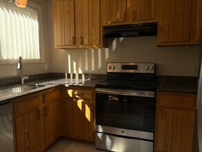 42 Fenwood Rd in Worcester, MA - Building Photo - Building Photo
