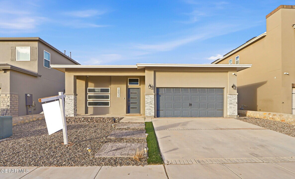 15033 Imagine Dr in El Paso, TX - Building Photo