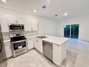 2620 SE 11th Ct in Homestead, FL - Building Photo - Building Photo