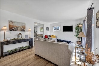 113 Madison Ave in Cuyahoga Falls, OH - Foto de edificio - Building Photo