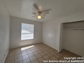 7319 Glen Cross Dr in San Antonio, TX - Building Photo - Building Photo