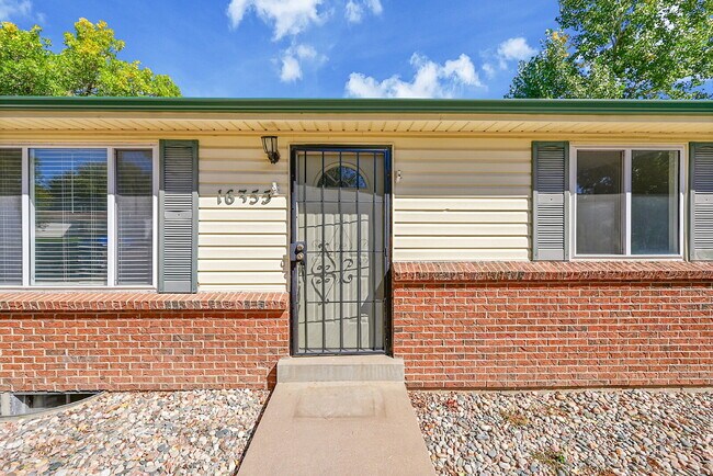 16355 E Brown Dr in Aurora, CO - Building Photo - Building Photo