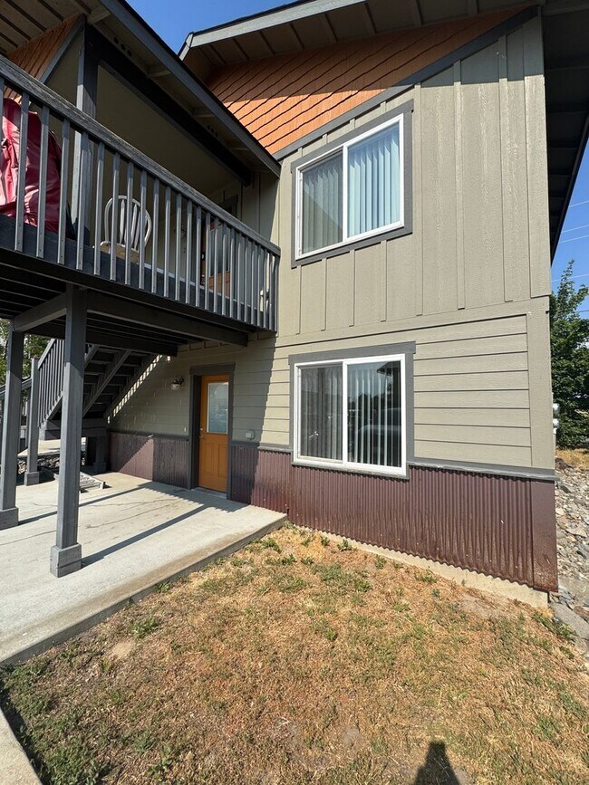 2241 Airport Rd in Ellensburg, WA - Building Photo - Building Photo