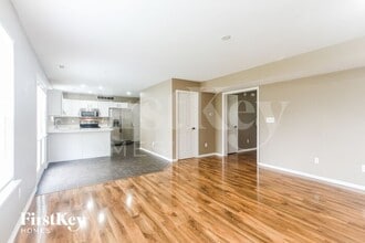 7156 Bracken Ln in Indianapolis, IN - Building Photo - Building Photo