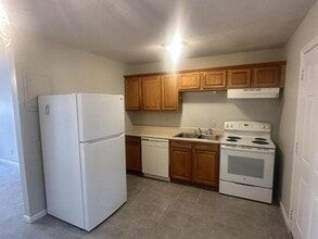 102 S Mulberry St in Statesboro, GA - Building Photo - Building Photo