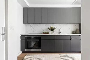 300 W 30th St in New York, NY - Building Photo