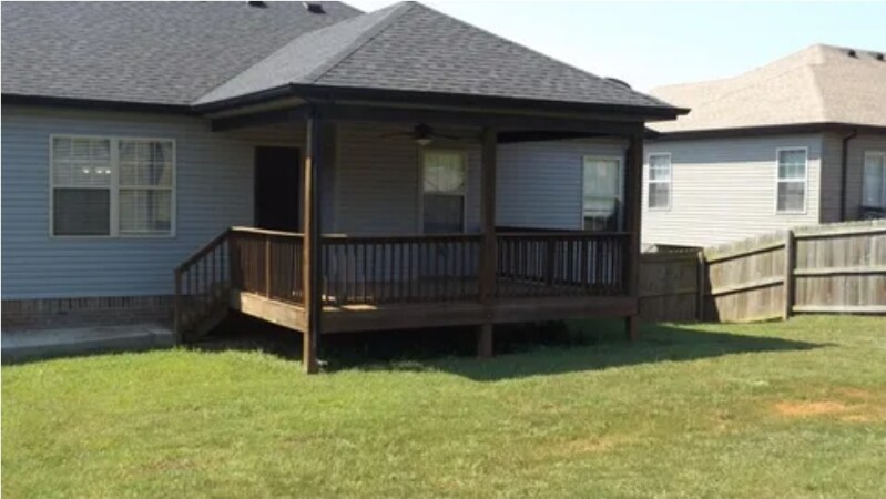 1109 Stillwood Dr in Clarksville, TN - Building Photo