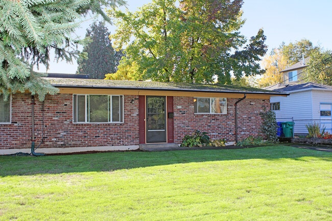 4110-4116-4116 N Willis Blvd in Portland, OR - Building Photo - Building Photo