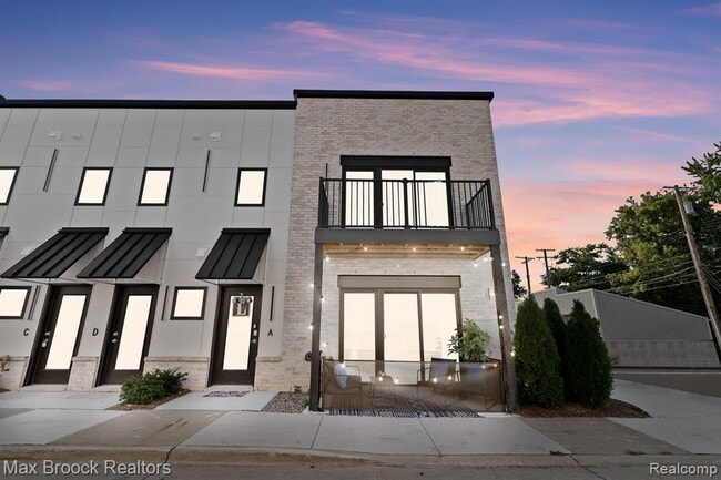 property at 105 Laurel Ct