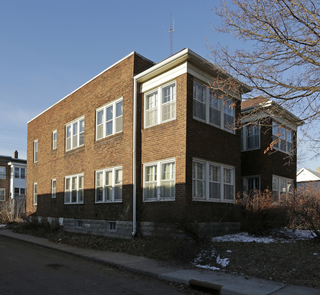 1702 Selby Ave in St. Paul, MN - Foto de edificio - Building Photo