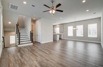 1741 Cove Cres Ct in Houston, TX - Foto de edificio - Building Photo