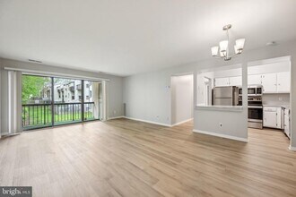 10106 Campus Way S in Upper Marlboro, MD - Building Photo - Building Photo
