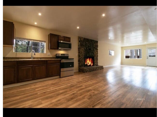 54055 Pine Crest Ave in Idyllwild, CA - Building Photo - Building Photo