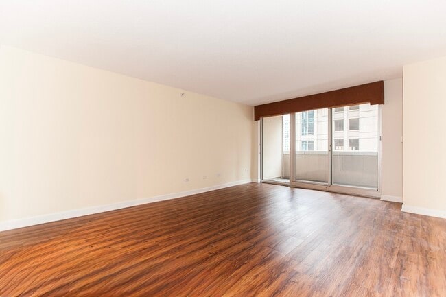 545 N Dearborn St, Unit 902 in Chicago, IL - Building Photo - Building Photo