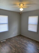 405 E Rickenbacker Dr in Midwest City, OK - Building Photo - Building Photo