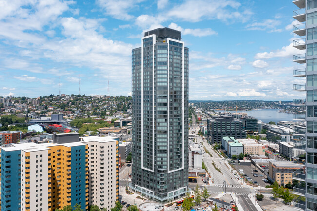 Spire in Seattle, WA - Foto de edificio - Building Photo