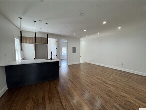 60 Jordan Ave, Unit 2 in Jersey City, NJ - Building Photo - Building Photo