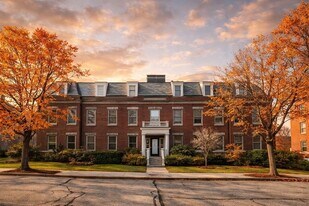 216 Summit Ave in Brookline, MA - Building Photo