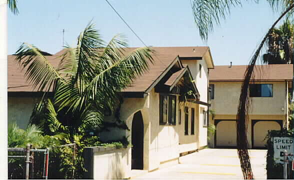 517-531 Florida St in Imperial Beach, CA - Foto de edificio - Building Photo