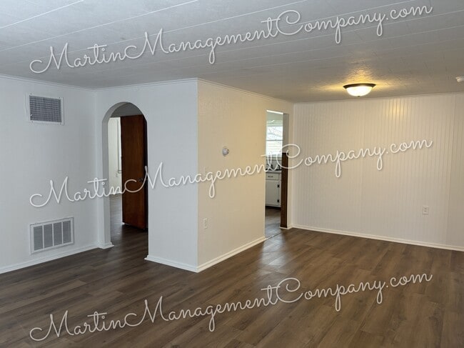 1844 S Beacon Ave in Sedalia, MO - Building Photo - Building Photo