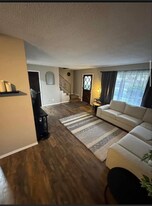 308 W 6th St, Unit 1 in The Dalles, OR - Building Photo