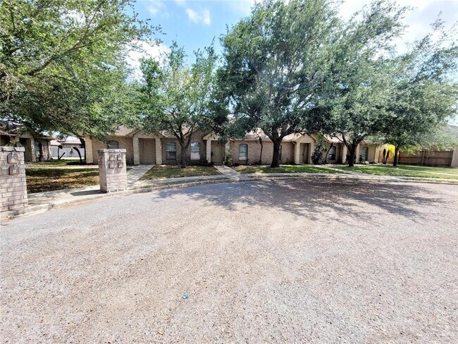 9 Tahiti Dr in Edinburg, TX - Building Photo - Building Photo