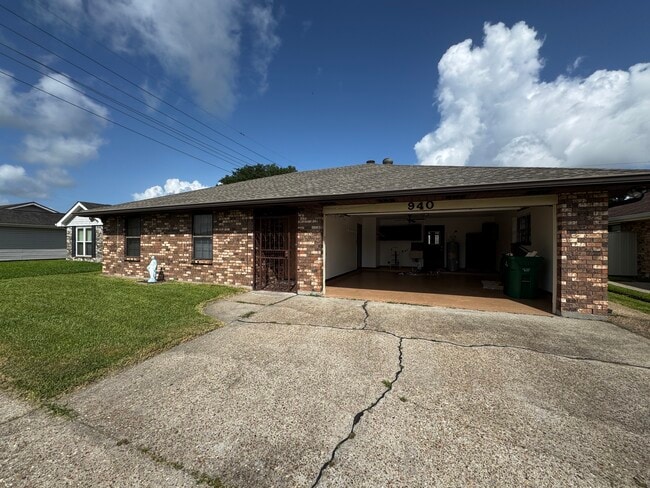 940 Lee St in Marrero, LA - Foto de edificio - Building Photo