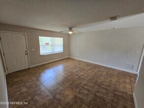 2432 Firestone Rd in Jacksonville, FL - Building Photo - Building Photo