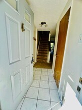 925 Elm Ct in Oakdale, PA - Building Photo - Building Photo
