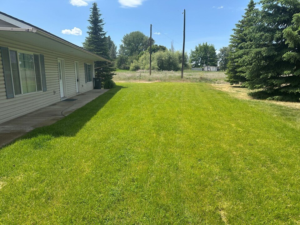 3130 Meadow Glen Ln in Cheney, WA - Building Photo