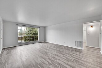 2902 Airport Rd in Colorado Springs, CO - Building Photo - Building Photo